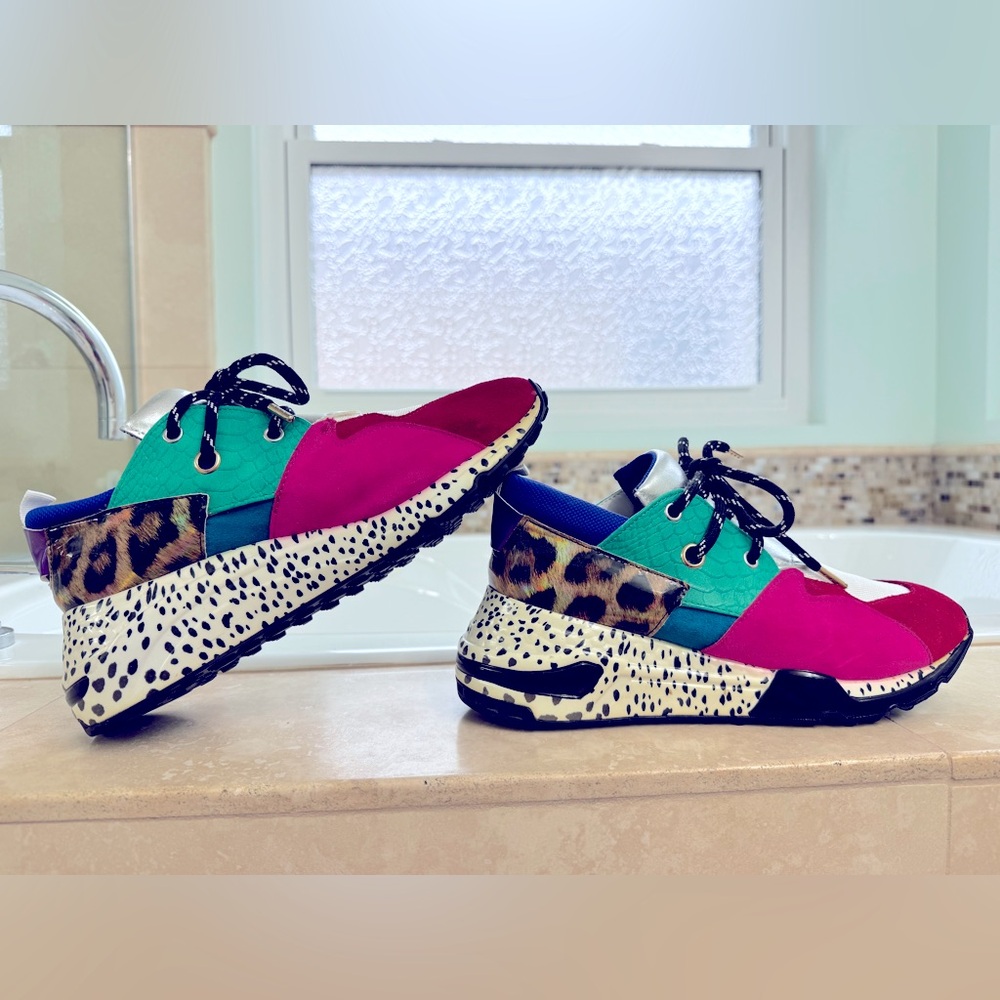 Women’s Steve Madden sneakers